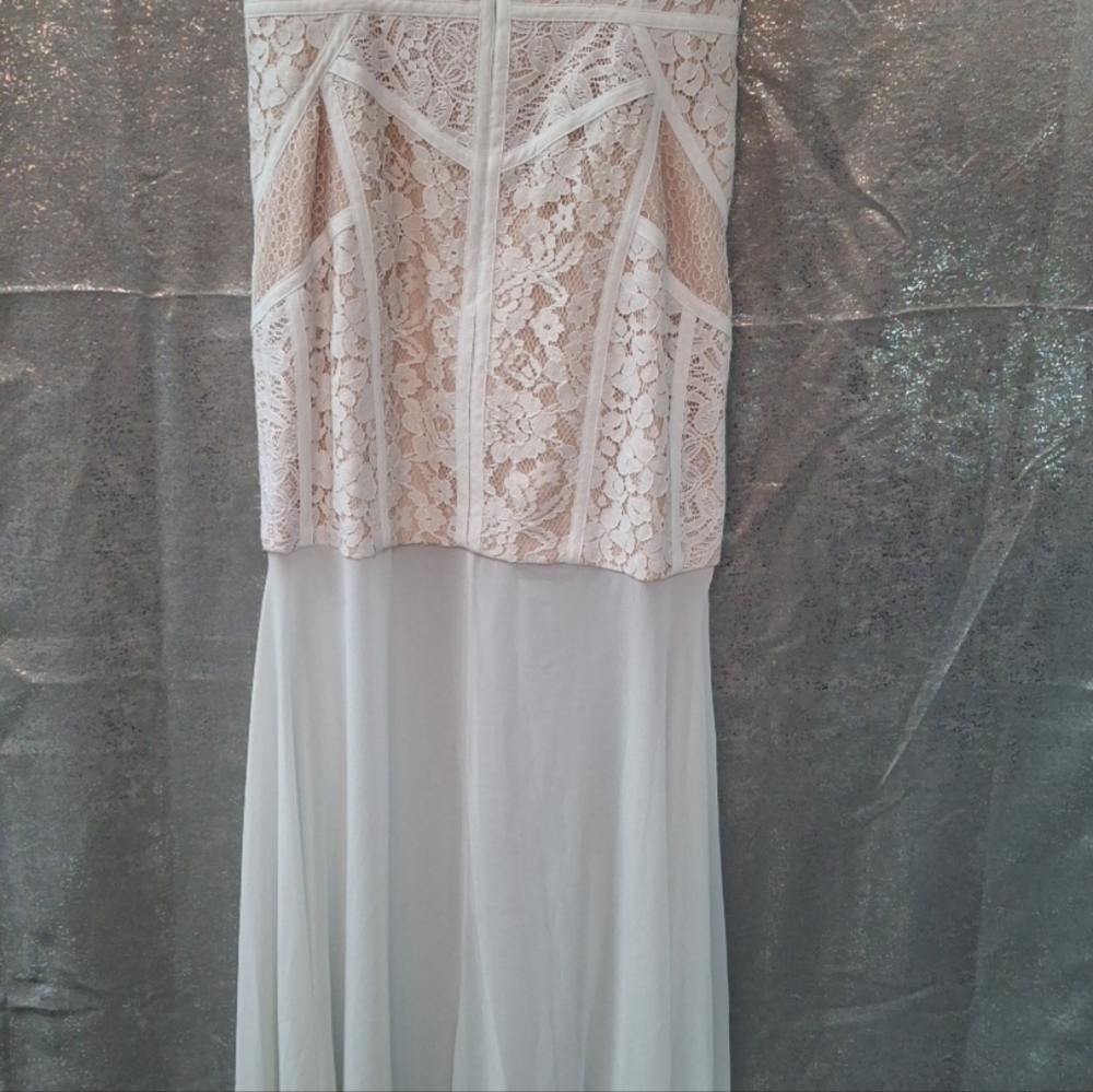 BCBG Maxazria 'Vivienne' white lace dress wedding prom - Picture 5 of 9